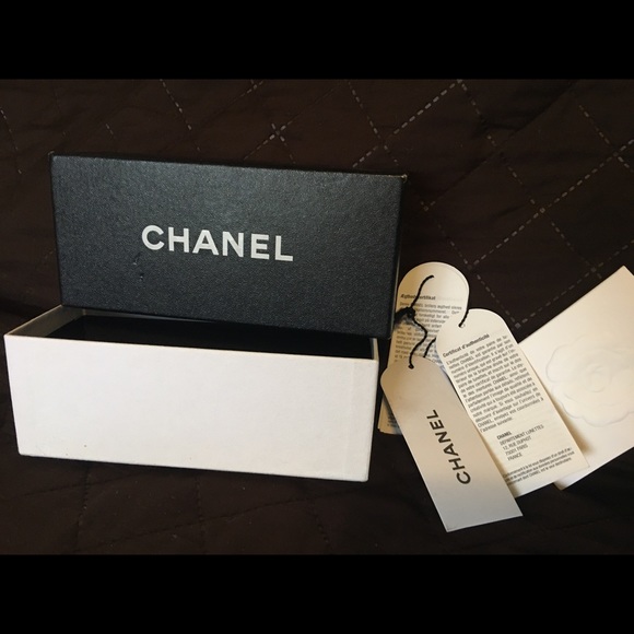 Authentic Chanel Box - Picture 3 of 4